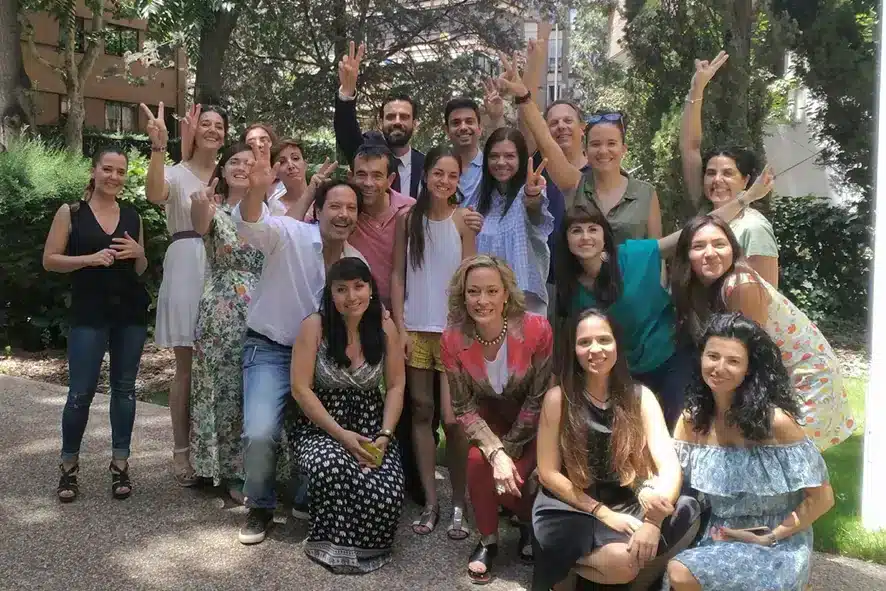 Formacion-con-los-grupos-del-Dr.-de-la-Clinica-Dental-Navarro-y-Luciano-Badanelli-Rubio-de-la-clinica-Badanelli.-Madrid.-Junio-2017.jpg.webp