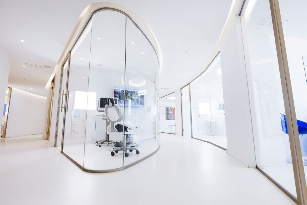 clínica dental con estrategía