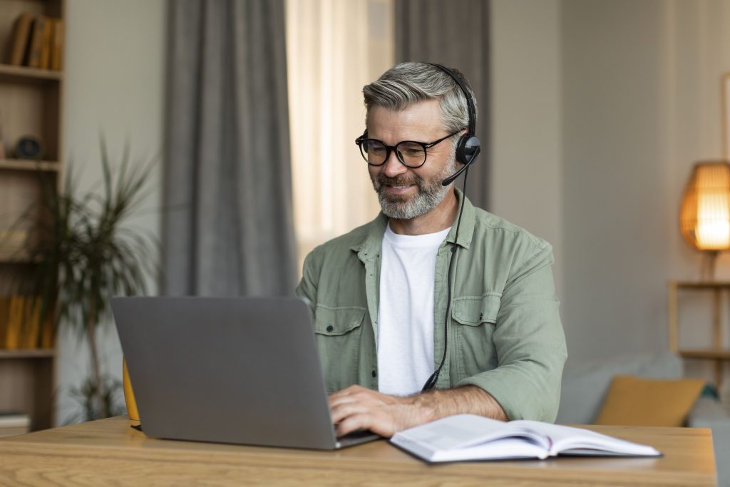 fórmate con un máster online en gestión de clínicas dentales