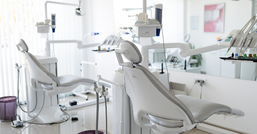 Cómo aplicar lo aprendido en un curso de gestión de clínicas dentales